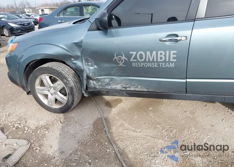 2010 Subaru Forester 2.5X Premium из США, поврежденный, VIN JF2SH6CC3AH908456